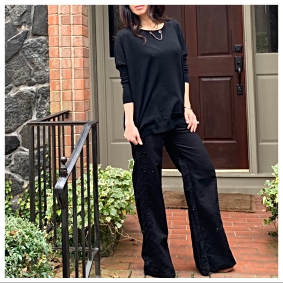 ✨LAST ONE✨Paris black loose fit sweater - Picture 4 of 8